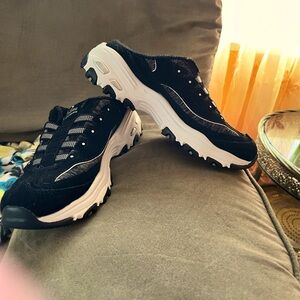 Skechers memory foam. Size 6